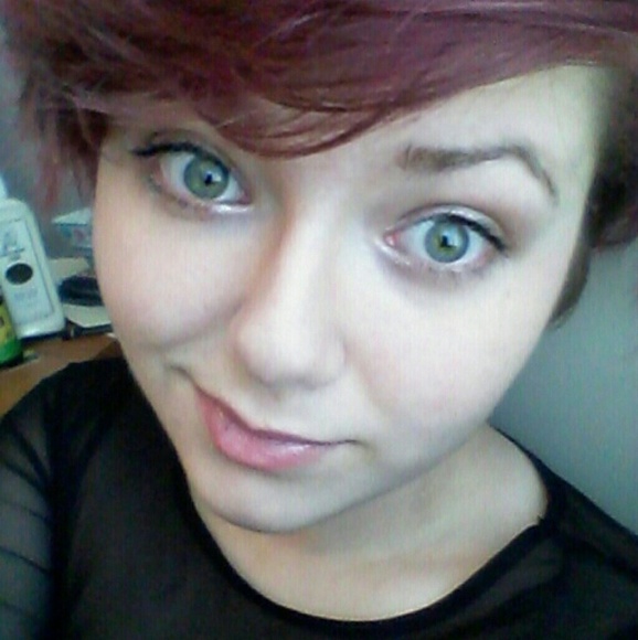 Meet your Posher, Laura - Picture 4 of 4